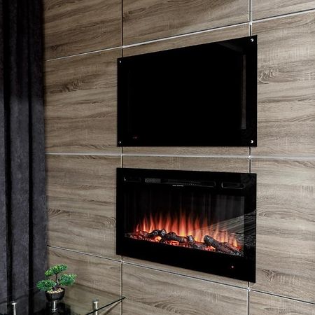 Apartment In The Center! Panoramic Windows! Fireplace! 키시나우 외부 사진
