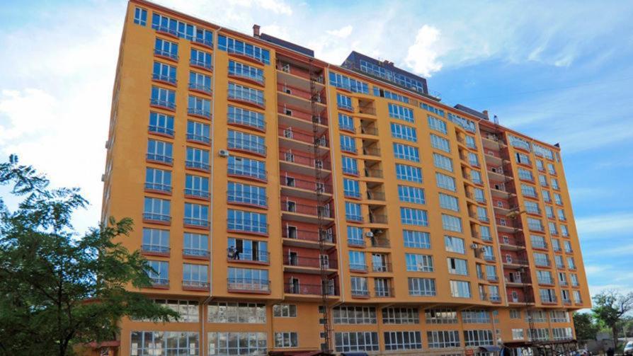 Apartment In The Center! Panoramic Windows! Fireplace! 키시나우 외부 사진